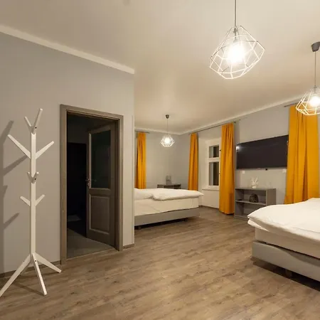 Hotel Pod Kaplickou 3*