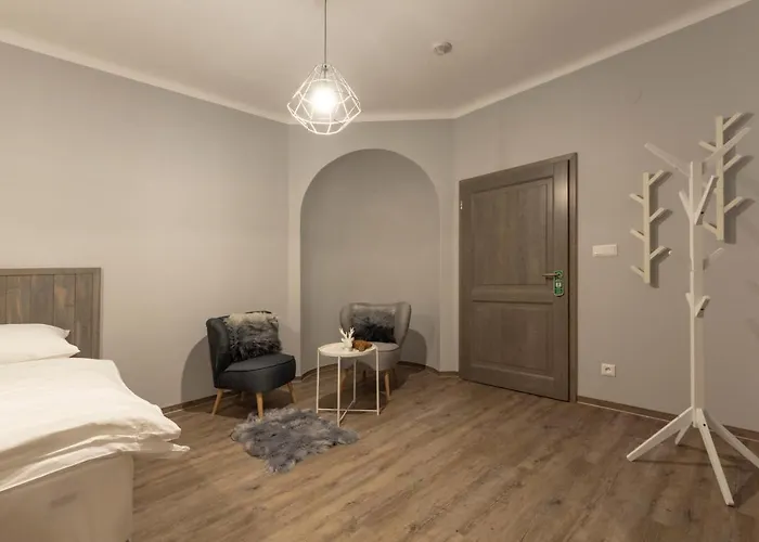 Pod Kaplickou Hotell